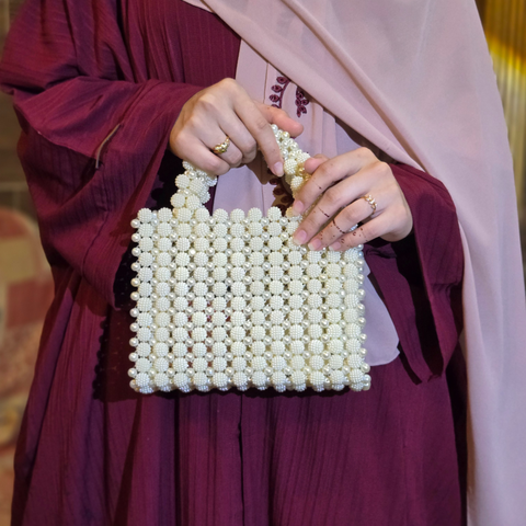 Elegant Handcrafted Pearl Beaded Tote Bag – Classic Ivory Finish